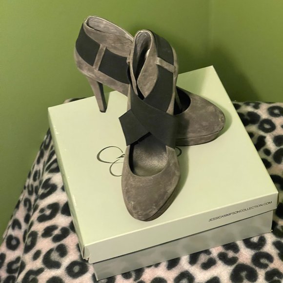 Jessica Simpson Grey Nubuck Heels size 7.5 - Picture 4 of 4